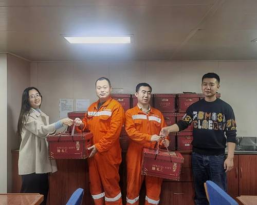 情深意濃，共賀新春|廈門(mén)華洋開(kāi)展春節(jié)前訪(fǎng)船慰問(wèn)活動(dòng)